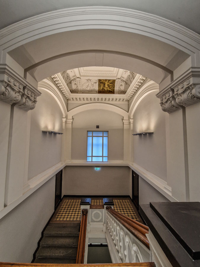 oberpostdirektion-hamurg-treppe-by-abendfarben