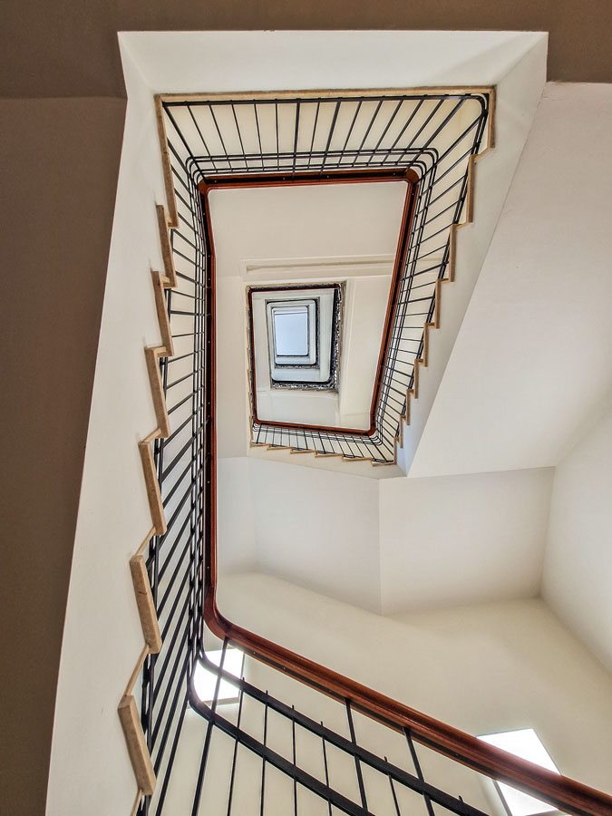 kontorhaus-ferdinandstrasse-treppenhaus-by-abendfarben