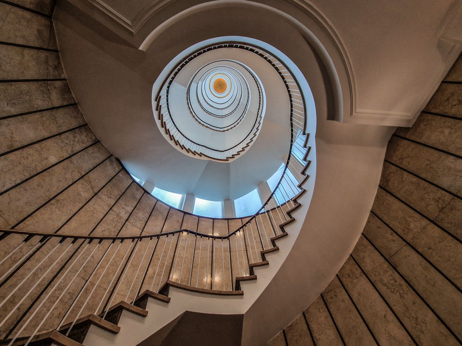 kontorhaus-rathaus-strasse-hamburg-by-abendfarben