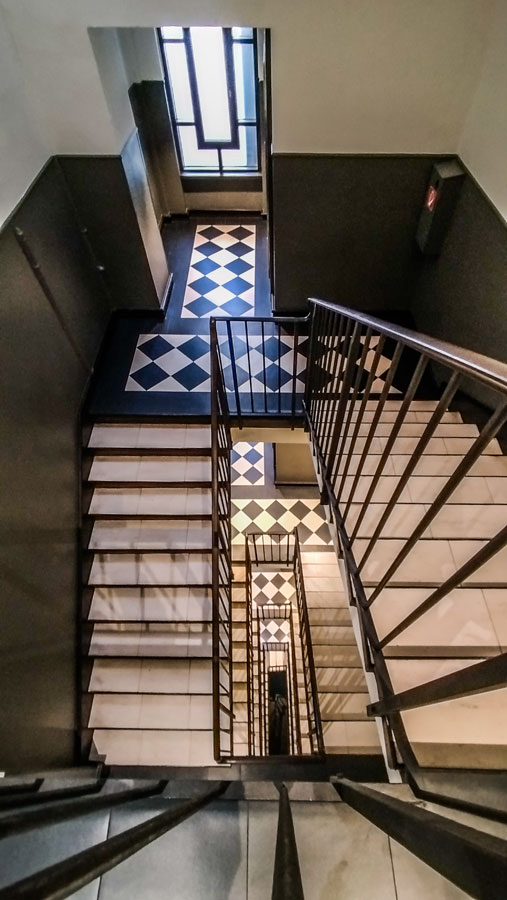 kontorhaus-bergstraße-hamburg-treppenhaus-by-abendfarben