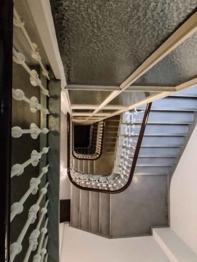kontorhaus-jungfernstieg-treppe-by-abendfarben