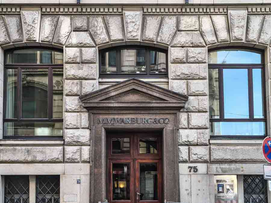 warburg-bank-hamburg-eingang-by-abendfarben